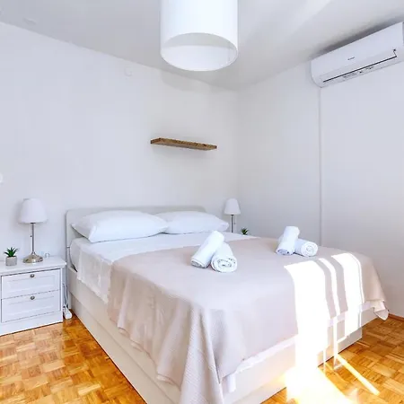 Marina Apartment *