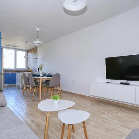Marina Apartment *