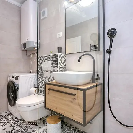 شقة Marina زادار