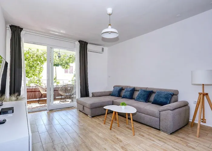 Апартаменти Marina